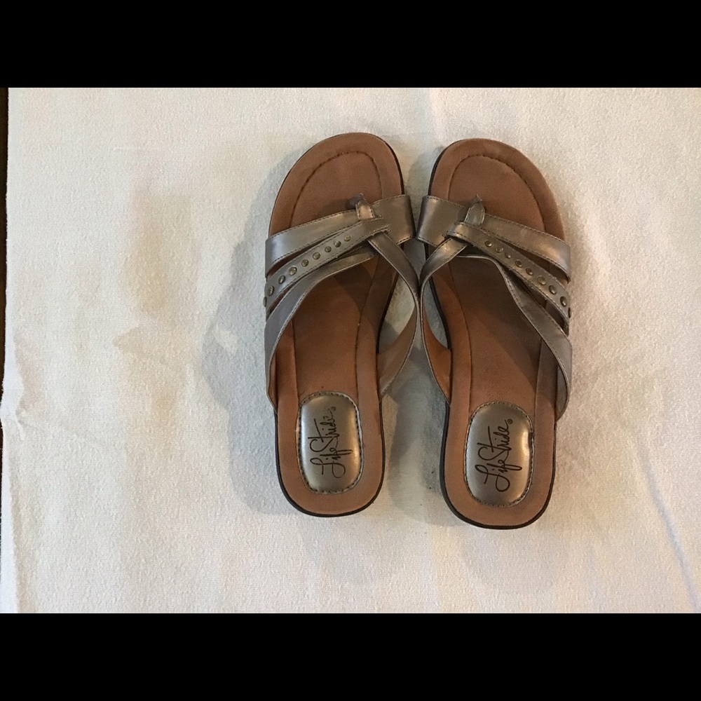 Women’s Life Stride Silver sandal flip flop 8.5